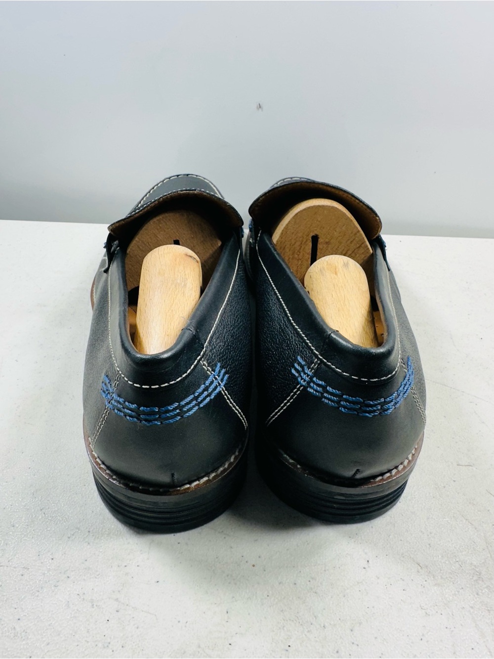 Men's Black Leather Penny Loafers - Classic Slip-On Dress Shoes - Picture 2 of 6